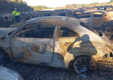 2016 Volkswagen Beetle 1.8T Dune z USA, uszkodzony, nr VIN 3VWS17AT5GM631743